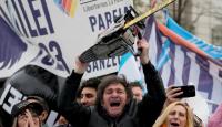 "ترامب الأرجنتين" يتحدّى عواصف الاقتصاد!