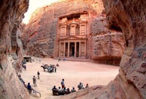 2.5 مليون زائر للأردن خلال 7 أشهر
